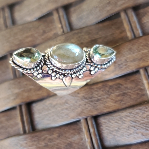 New Labradorite & Tsavorite 925 Silver Statement Ring. - Picture 15 of 16